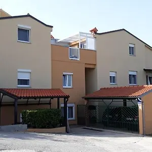 Piranesi With A Parking Space Appartement